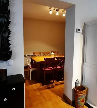 펜션 Casa En Sobarzo, Junto Al Parque De Cabarceno Sobarzo