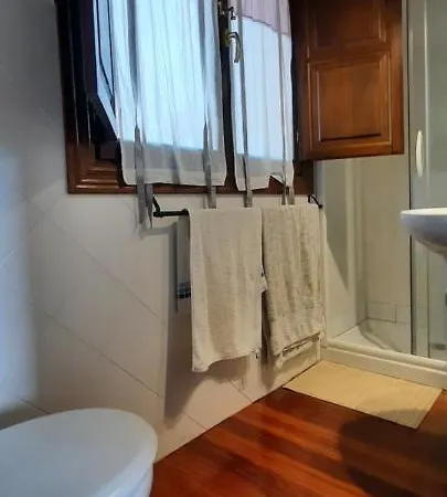 Casa En Sobarzo, Junto Al Parque De Cabarceno * Sobarzo