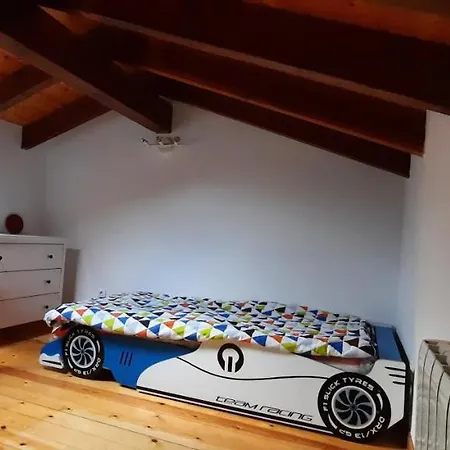 Сasa de vacaciones Casa En Sobarzo, Junto Al Parque De Cabarceno *