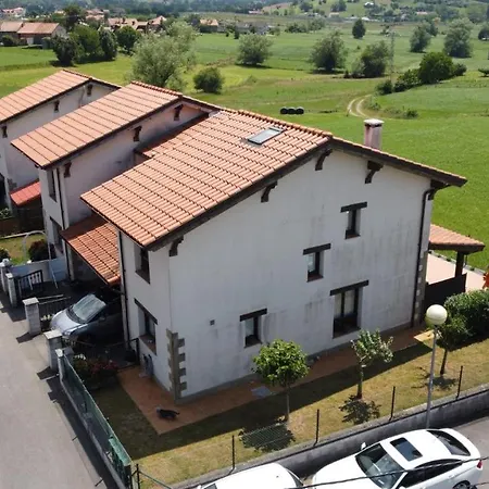 Casa En Sobarzo, Junto Al Parque De Cabarceno 펜션 Sobarzo