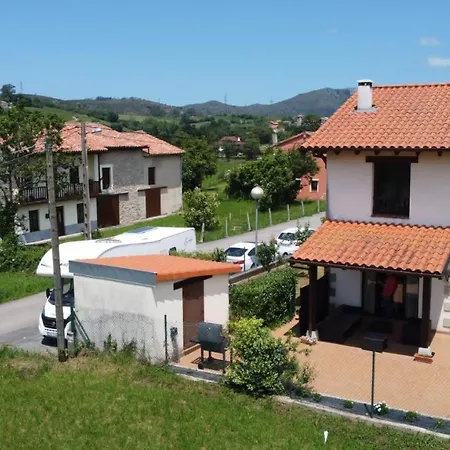 Casa En Sobarzo, Junto Al Parque De Cabarceno Ferienhaus Sobarzo