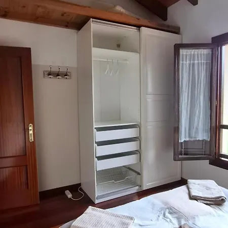 Casa En Sobarzo, Junto Al Parque De Cabarceno 펜션