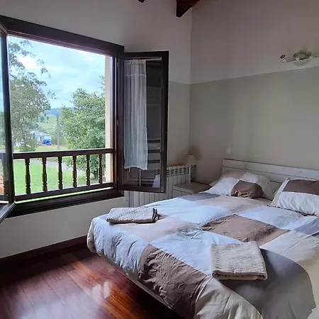 Casa En Sobarzo, Junto Al Parque De Cabarceno Sobarzo