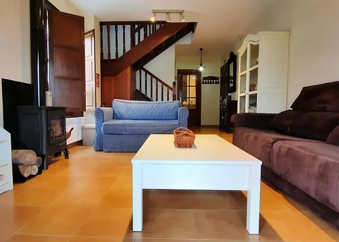 Casa En Sobarzo, Junto Al Parque De Cabarceno Holiday home