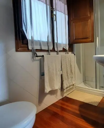 Casa En Sobarzo, Junto Al Parque De Cabarceno * Sobarzo