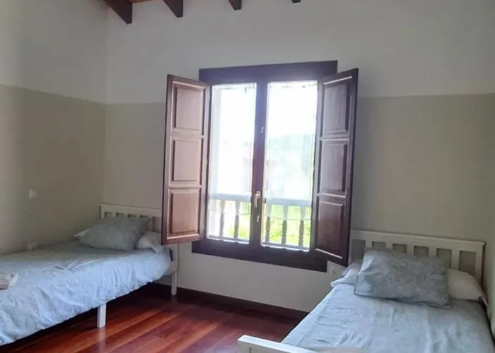 Holiday home Casa En Sobarzo, Junto Al Parque De Cabarceno *