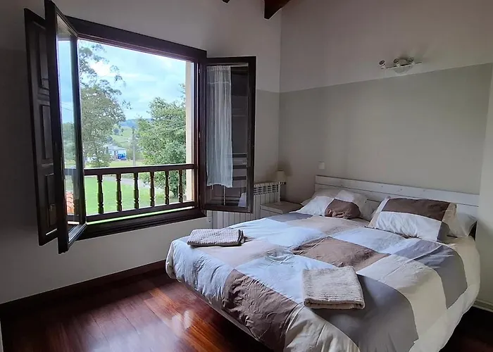 Casa En Sobarzo, Junto Al Parque De Cabarceno Sobarzo