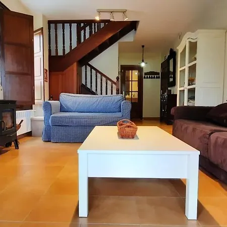 Casa En Sobarzo, Junto Al Parque De Cabarceno Holiday home