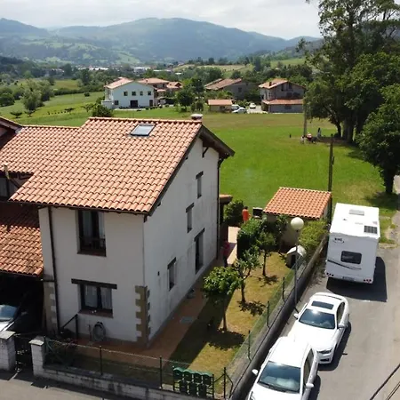 Casa En Sobarzo, Junto Al Parque De Cabarceno *